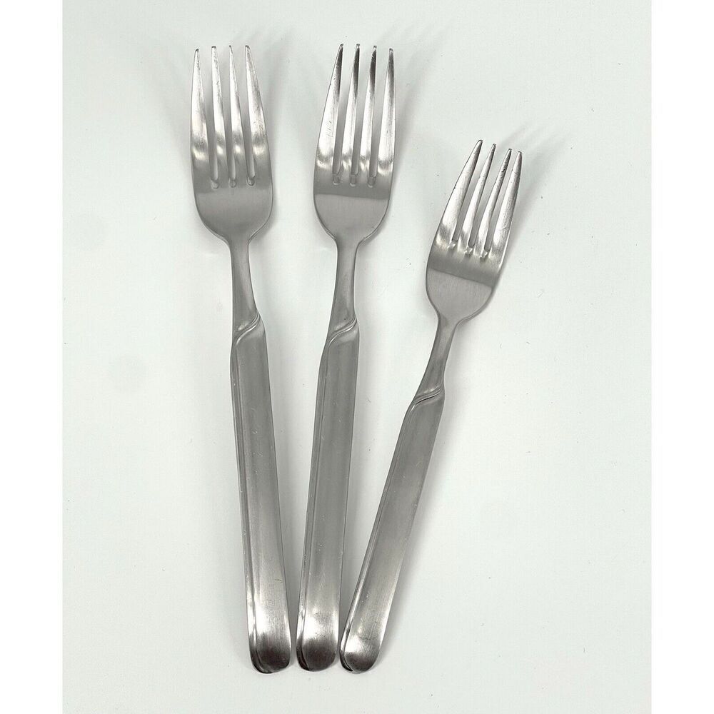 J A Henckels Zwilling Synergy Stainless 2 Dinner 8”  1 Salad 6 7/8” Forks